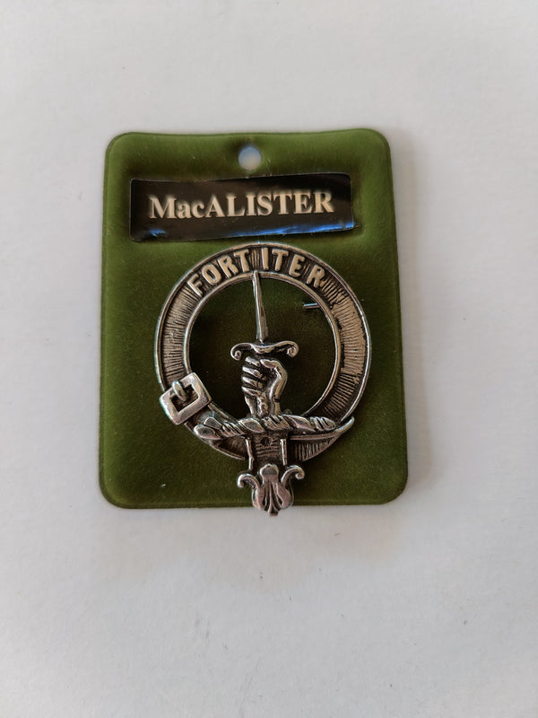 MacAlister Scottish hat badge